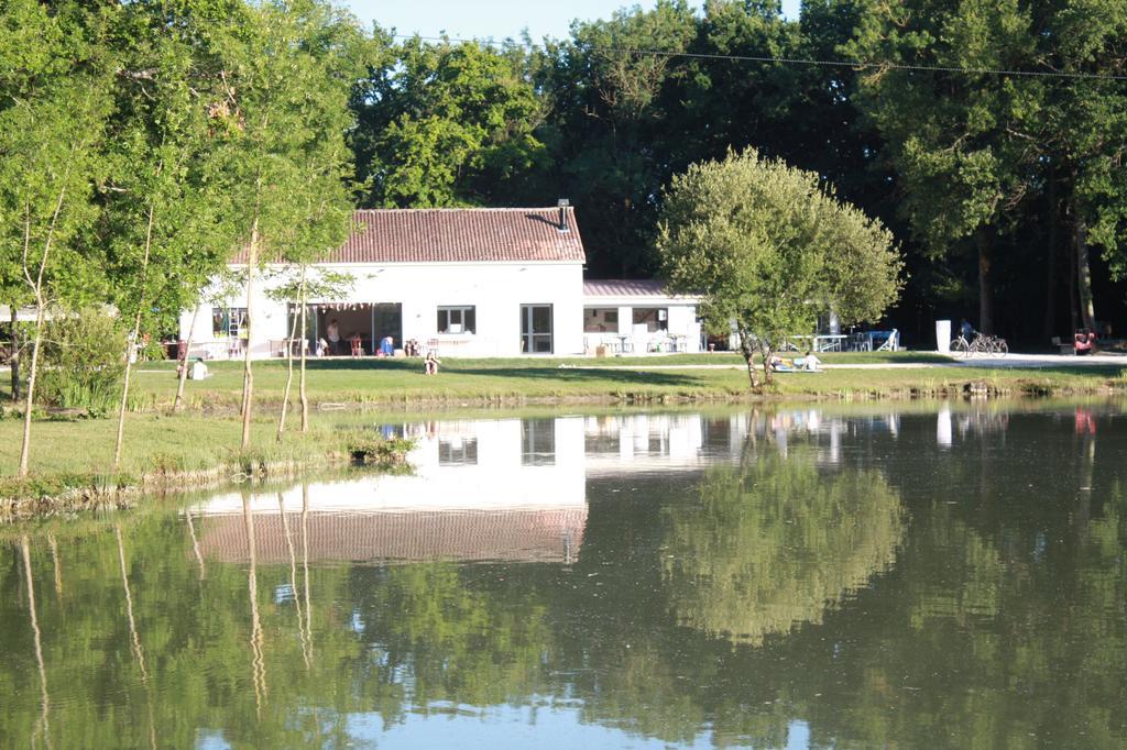 Chalet De La Heronniere Chef-Boutonne Εξωτερικό φωτογραφία